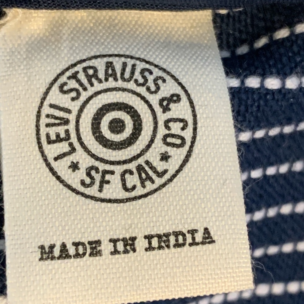Levi’s Small Striped Accessory Zip Pouch - Picture 7 of 14